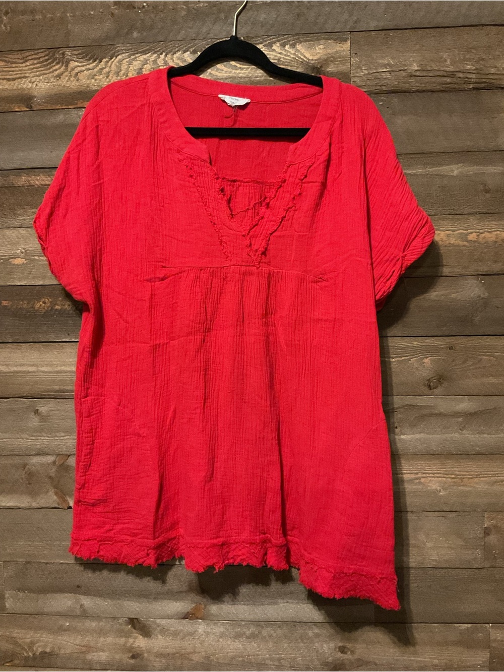 Entro Red Crinkle Gauzy Fabric V-Neck Tunic Women’s SIze Large